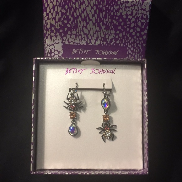 🕷BETSEY JOHNSON MISMATCH SPIDER DROP EARRINGS